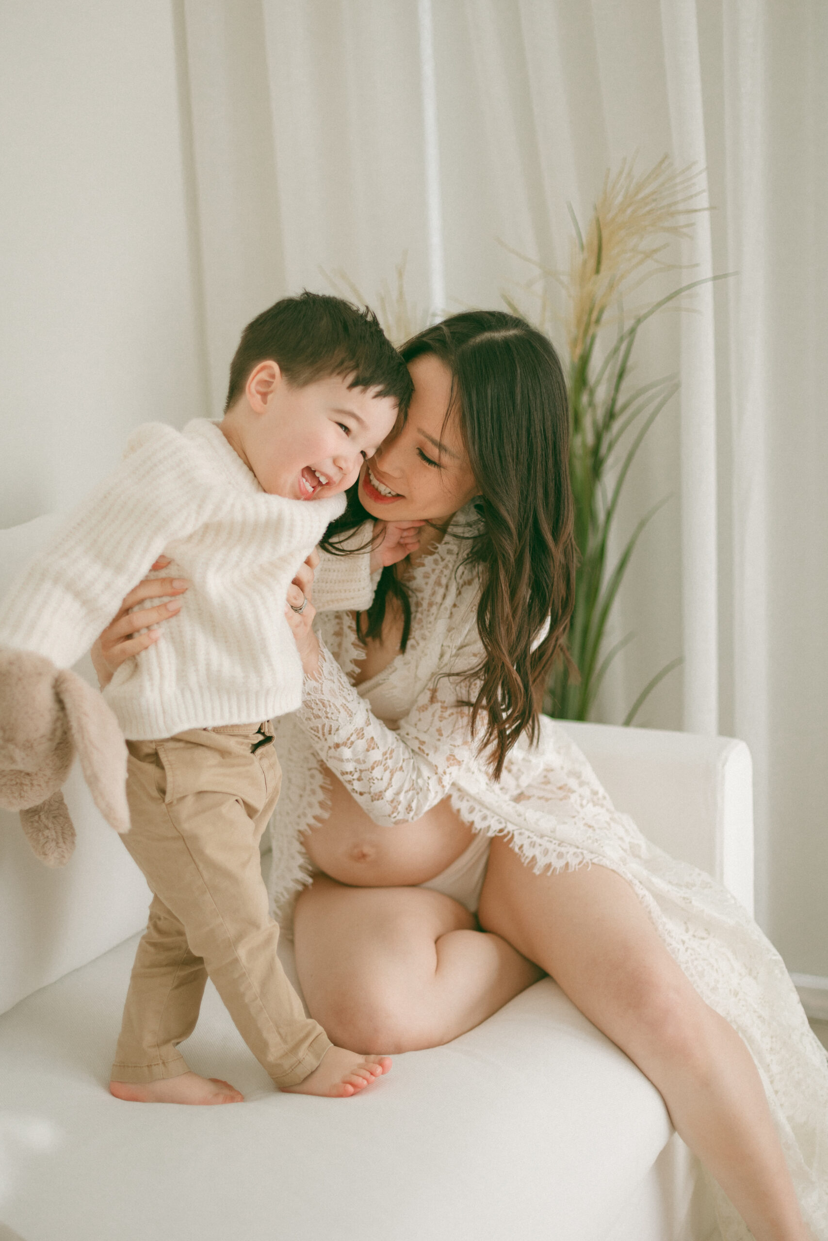 expecting mama with toddler
